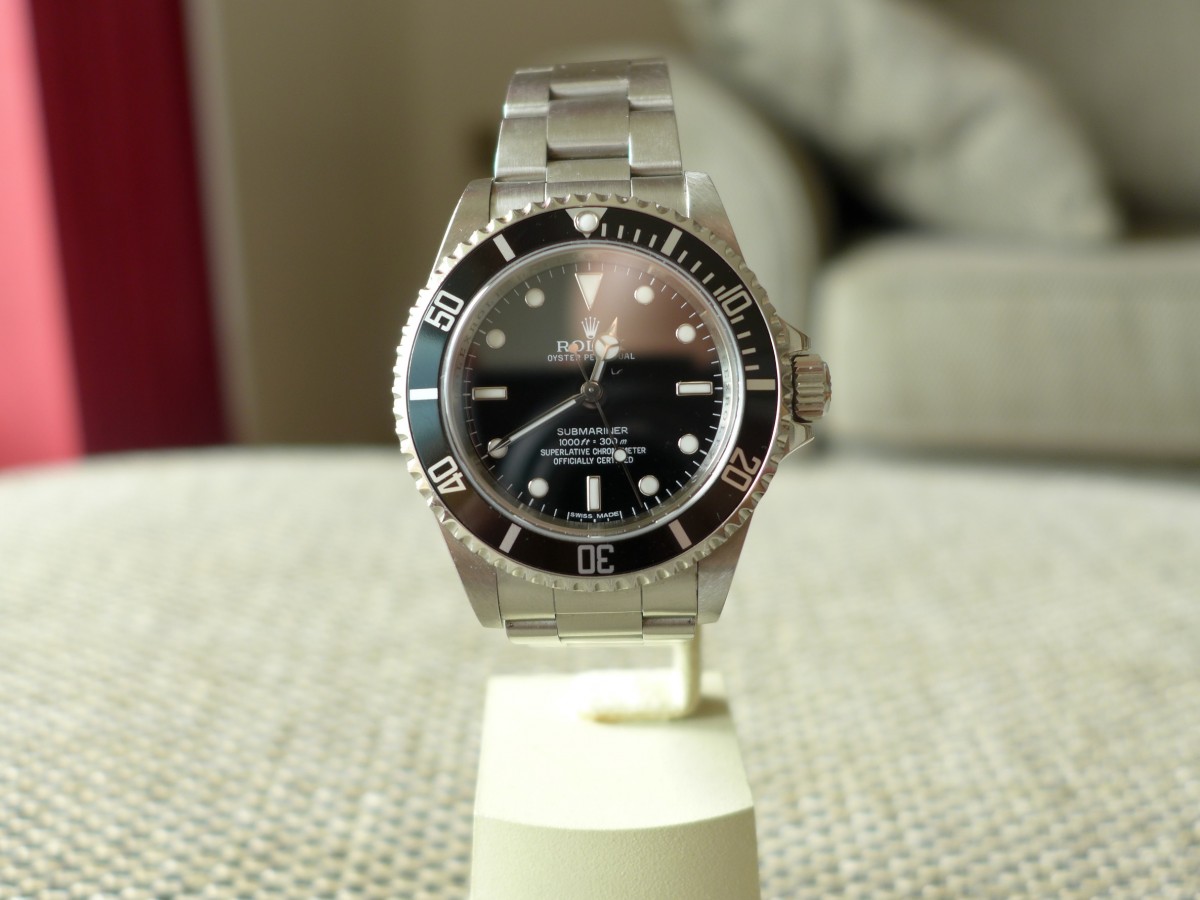 Hands on With The Rolex Submariner 14060M Cosc 4 Liner