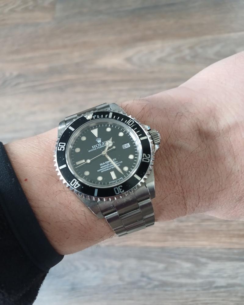 Rolex Sea-Dweller: A concise history  of  Divers Watch